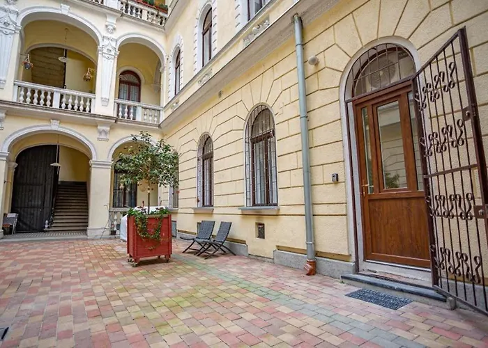 Boutique Apartment In Akacfa Street