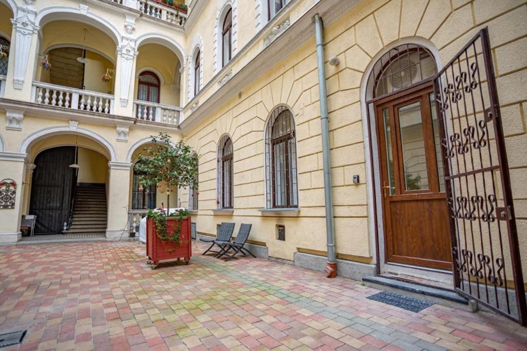 Boutique In Akacfa Street Apartmán